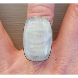 Zilveren ring gezet met rechthoekige regenboog Maansteen 17.5 mm