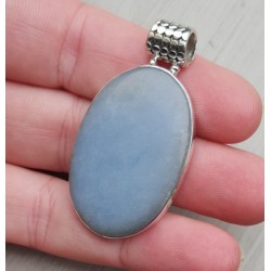 Zilveren hanger gezet met ovale cabochon geslepen Angeliet