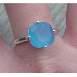 Zilveren ring gezet met vierkante blauwe Chalcedoon 18 mm