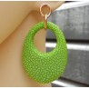 Oorbellen met ovale hanger van appeltjes groen Roggenleer