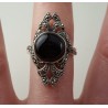 Zilveren ring gezet met ronde cabochon Onyx en Markasiet 18.5 mm