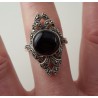 Zilveren ring gezet met ronde cabochon Onyx en Markasiet 18.5 mm