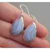 Zilveren oorbellen met druppelvormige blauw Lace Agaat