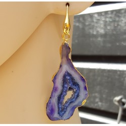 Vergulde oorbellen met paars / blauwe druzy Agaat