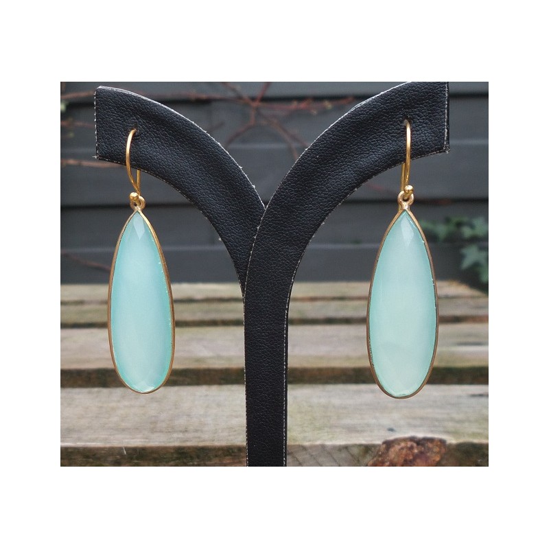 Vergulde oorbellen gezet met smalle aqua Chalcedoon brioelet