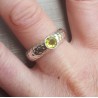 Zilveren ring gezet met ronde facet Peridot 19 mm