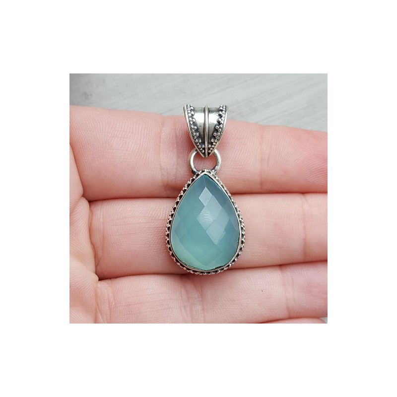 Zilveren hanger facet aqua Chalcedoon in bewerkte setting