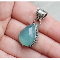 Zilveren hanger facet aqua Chalcedoon in bewerkte setting