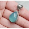 Zilveren hanger facet aqua Chalcedoon in bewerkte setting