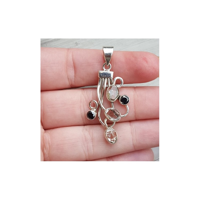 Zilveren hanger gezet met Herkimer Diamant en Onyx