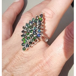 Zilveren ring gezet met zwarte Ethiopische Opalen 18 mm
