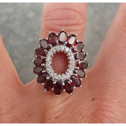 Zilveren ring gezet met Rhodoliet Granaat en Zirkonia 17.7 mm