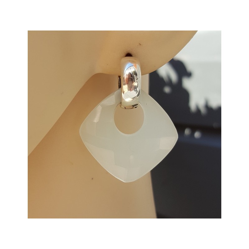 Zilveren creolen met vierkante zacht groene Chalcedoon hanger