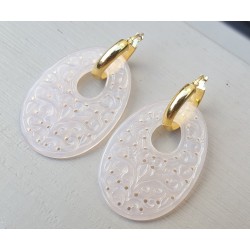 Creolen met ovale filligree /uitgesneden hanger licht roze Agaat