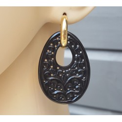 Creolen met ovale filligree /uitgesneden hanger van zwarte Onyx