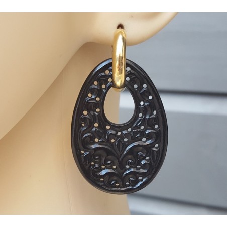 Creolen met ovale filligree /uitgesneden hanger van zwarte Onyx