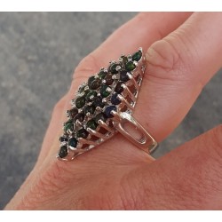 Zilveren ring gezet met zwarte Ethiopische Opalen 18 mm