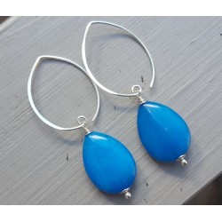 Oorbellen met gladde oceaan blauwe Jade
