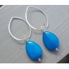 Oorbellen met gladde oceaan blauwe Jade