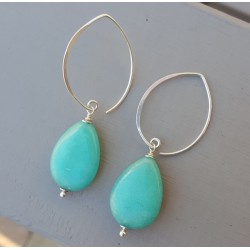 Oorbellen met gladde mint groene Jade
