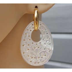 Creolen met ovale filligree /uitgesneden hanger van Parelmoer