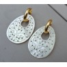 Creolen met ovale filligree /uitgesneden hanger van Parelmoer