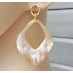 Oorbellen met hanger van Buffelhoorn