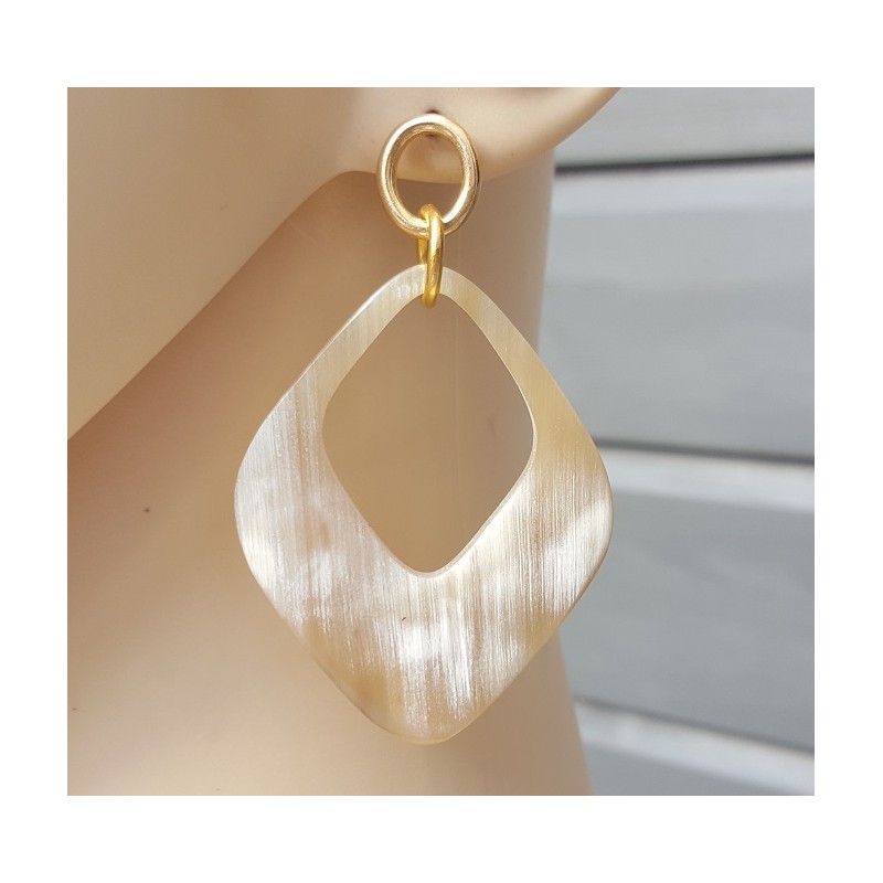 Oorbellen met hanger van Buffelhoorn