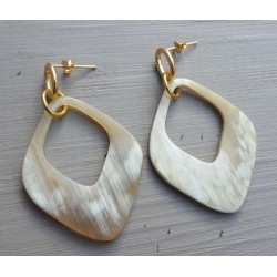 Oorbellen met hanger van Buffelhoorn