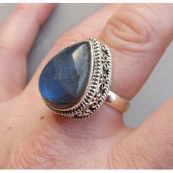 Zilveren ring met Labradoriet en bewerkte kop 19