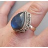Zilveren ring met Labradoriet en bewerkte kop 19