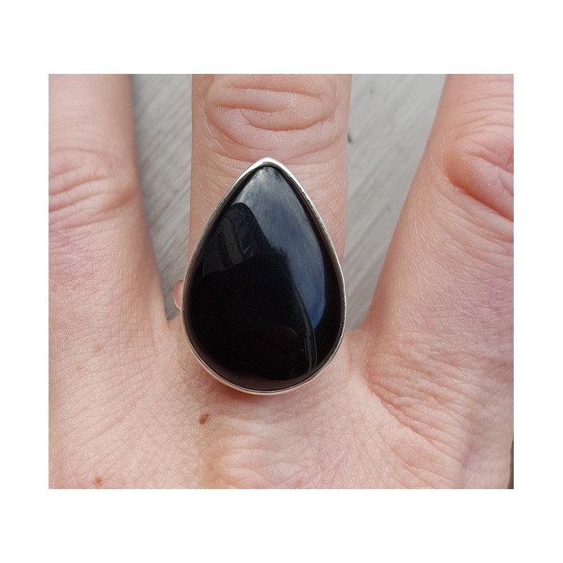 Zilveren ring met druppelvormige Onyx maat 18.5 mm