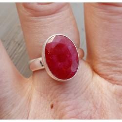 Zilveren ring met ovale Robijn 18 mm