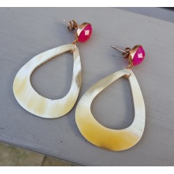 Rosé vergulde oorbellen Buffelhoorn en fuchsia roze Chalcedoon