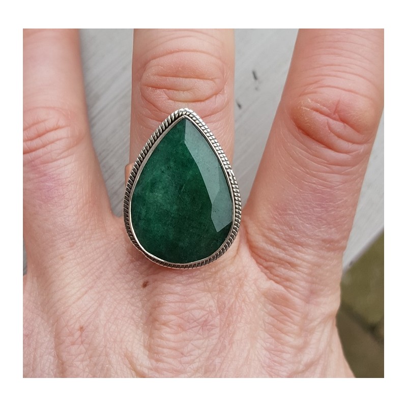 Zilveren ring met druppelvormige Emerald 19 mm