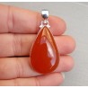 Zilveren hanger gezet met druppelvormige cabochon Carneool