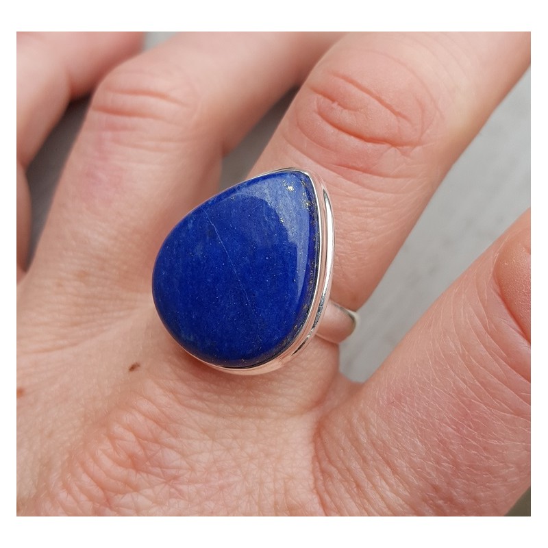 Zilveren ring met brede druppelvormige Lapis Lazuli 18