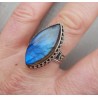 Zilveren ring met marquise Labradoriet in bewerkte setting 19 mm