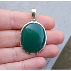 Zilveren hanger met brede ovale cabochon groene Onyx