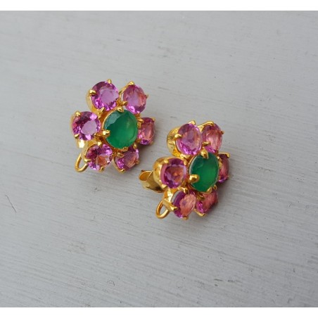 Vergulde oorknoppen met roze Toermalijn quartz en groene Onyx