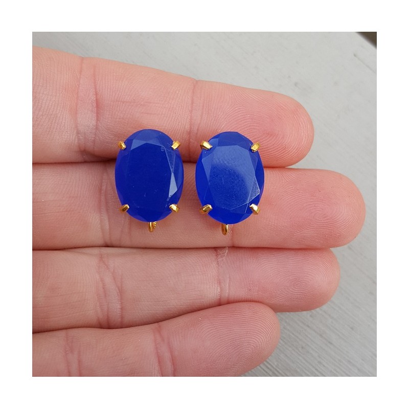 Vergulde oorknoppen gezet met kobalt blauwe Chalcedoon