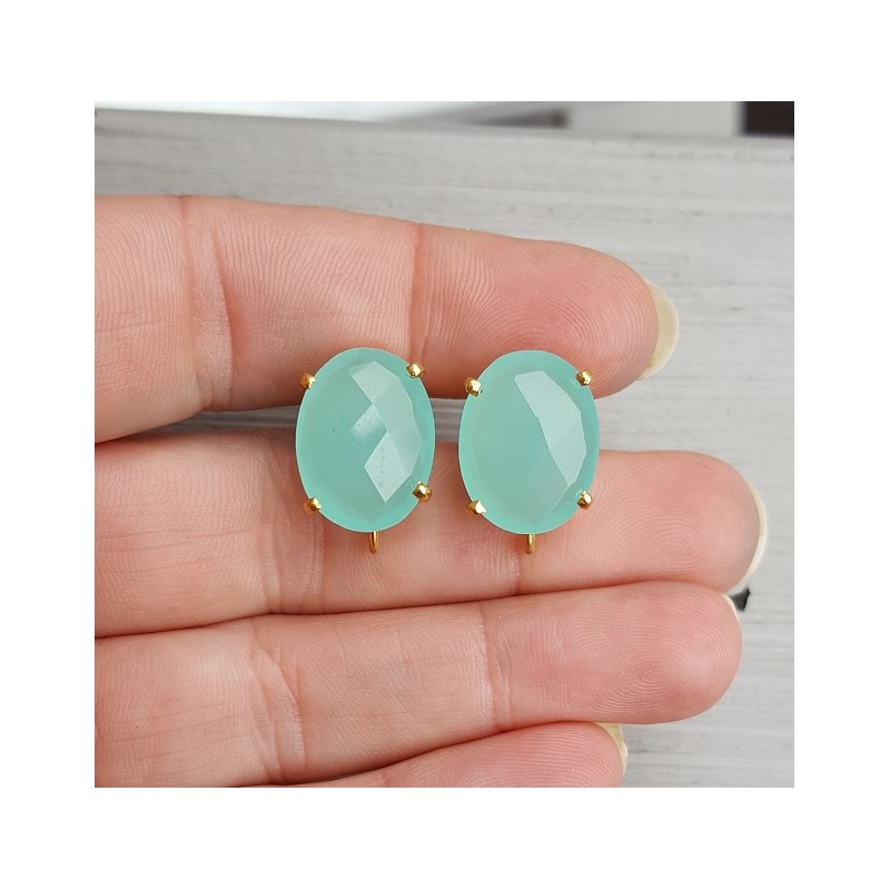 Vergulde oorknoppen gezet met aqua Chalcedoon