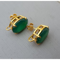 Vergulde oorknoppen gezet met groene Onyx