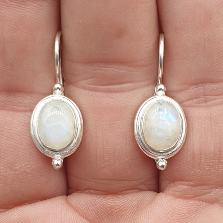 Zilveren edelsteen oorbellen gezet met cabochon Maanstenen