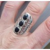 Zilveren ring gezet met drie Saffieren 18.5 mm