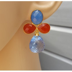 Vergulde oorbellen blauw Chalcedoon, Carneool en blauw Topaas briolet