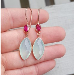 Rosé vergulde oorbellen met aqua Chalcedoon en roze Toermalijn quartz