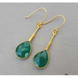 Vergulde oorbellen met groene Onyx