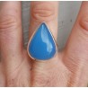 Zilveren ring met druppelvormige blauw Chalcedoon 18.5