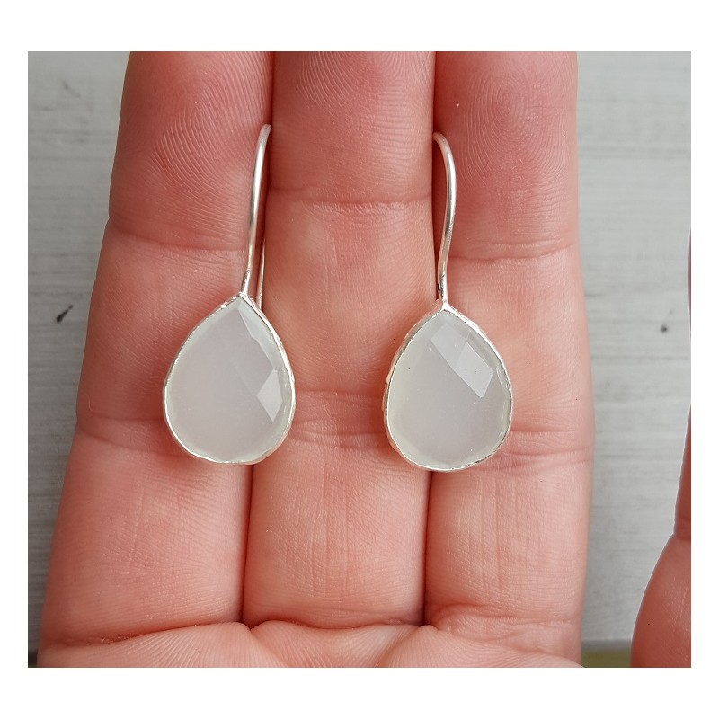 Zilveren oorbellen met druppelvormige aqua Chalcedoon